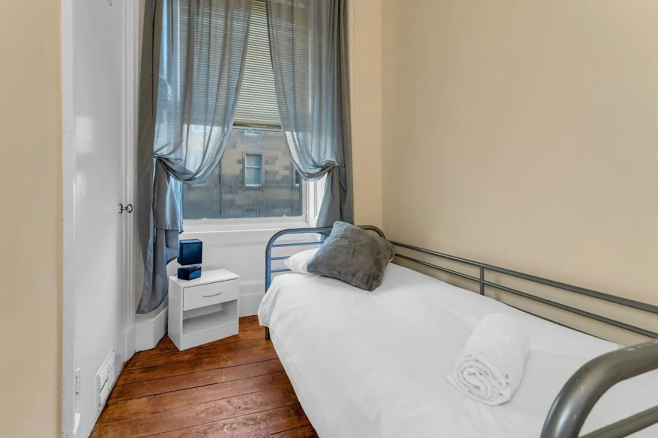 Edinburgh City Centre Jasmine Apartment -Sleeps 7 United Kingdom