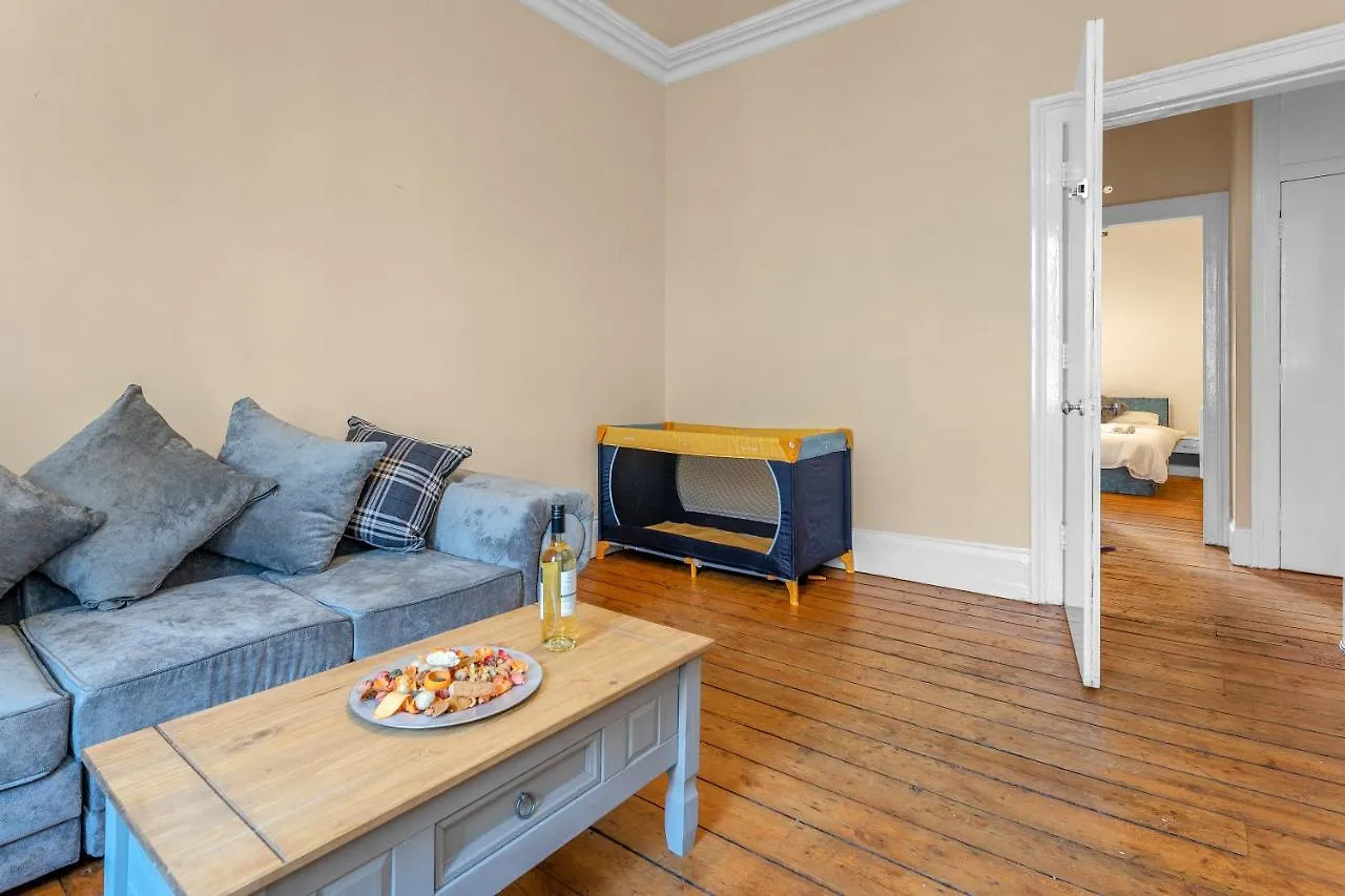 Edinburgh City Centre Jasmine Apartment -Sleeps 7 United Kingdom