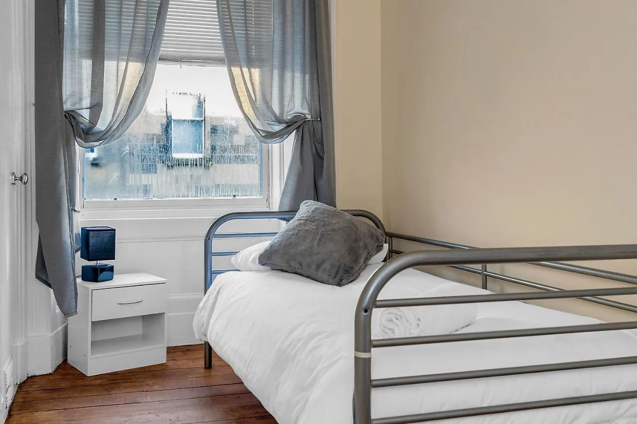 Edinburgh City Centre Jasmine Apartment -Sleeps 7