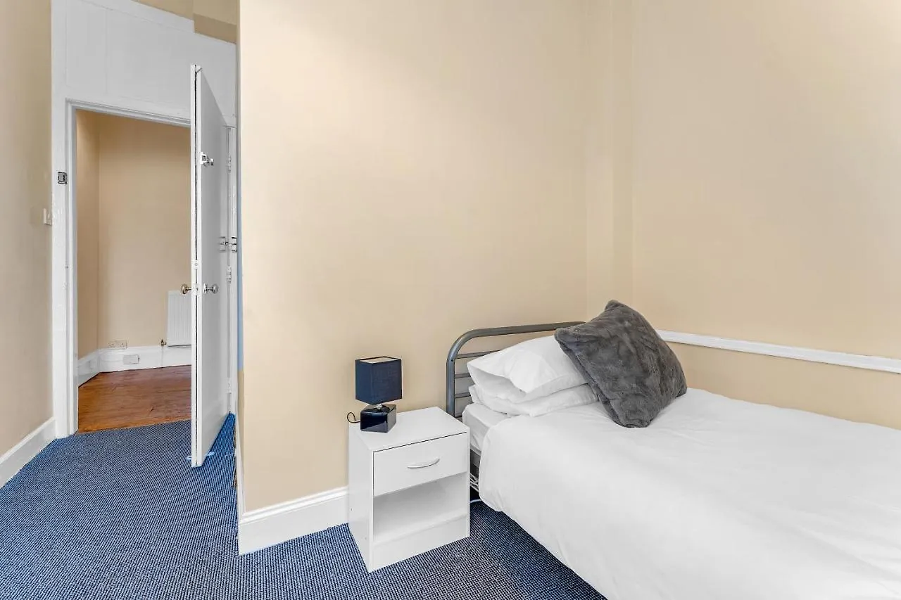 Edinburgh City Centre Jasmine Apartment -Sleeps 7