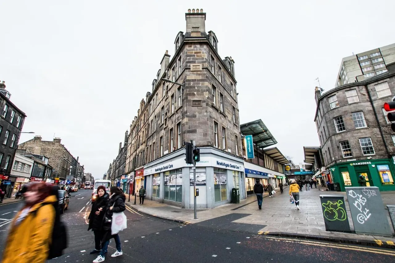 Edinburgh City Centre Jasmine Apartment -Sleeps 7 0*,  United Kingdom