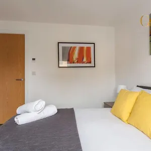 2 Bedroom Chapel Riverside At Goshen Serviced Southampton, Free Wifi & Parking Apartment Southampton