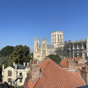 Minster View Penthouse Apartment York